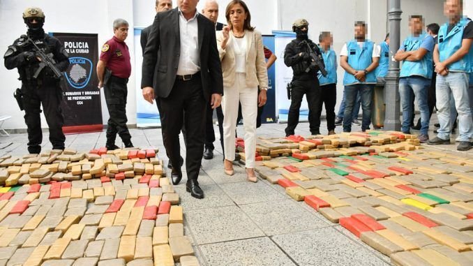 D'Alessandro encabezó acto junto a Villalba, Fuks y Traverso por incautación de más de mil kilos de marihuana en Entre Ríos