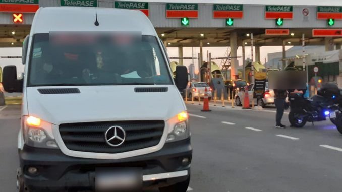 Detuvieron a un hombre por conducir con un registro falso en la autopista Dellepiane