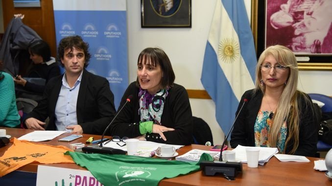 Masiva Audiencia Pública contra la persecución y hacia el segundo paro de migrantes002