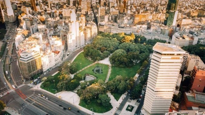 lienzo-panorama-de-la-plaza___JdBZy3nde_720x0__1