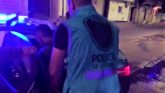 Policía de la Ciudad detuvo a un dealer vendiéndole drogas a un menor en La Paternal