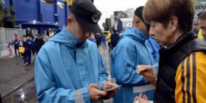 Más de 175 personas quisieron entrar sin entrada en La Boca