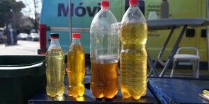 La Ciudad recolecta aceite usado y promueve el cuidado del agua en plazas porteñas