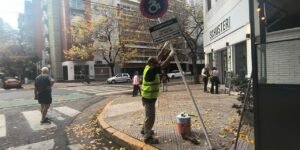 La Ciudad retiró más de 500 reservas de estacionamiento irregulares